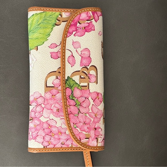 Dooney and Bourke purse/wallet set - Picture 8 of 10